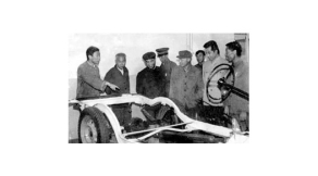 80年代初，交通部副部長(zhǎng)王展義來我校檢查指導(dǎo)工作