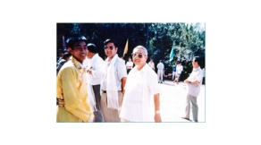 交通廳副廳長姚尚宏、呼市副市長連輯看望藏族學(xué)生